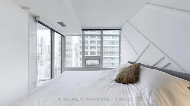 Additional image 14 of 19 Bathurst St Unit 1810