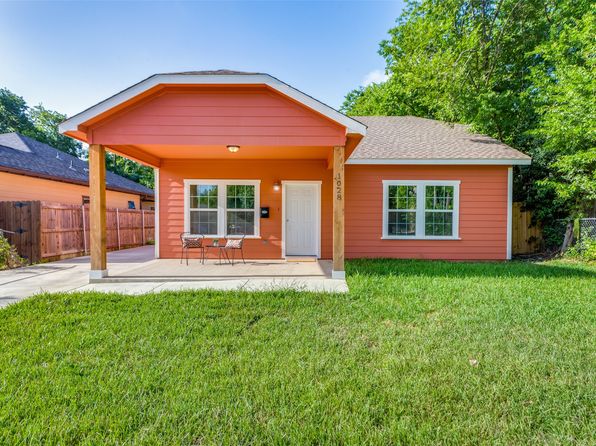 1028 Glen Garden Dr, Fort Worth, TX 76104
