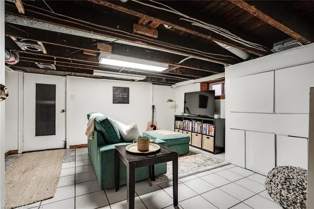 Additional image 43 of 37 Holton Ave