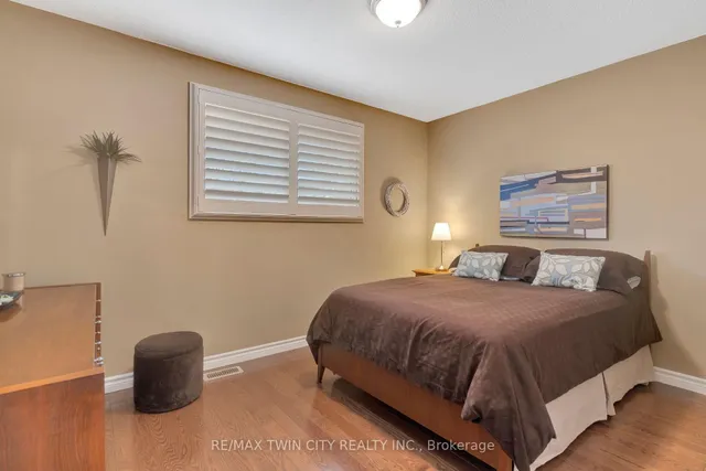 Additional image 21 of 158 Martinglen Cres