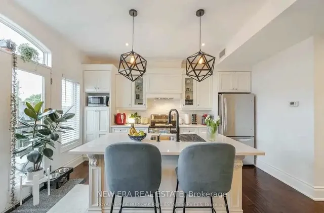 Additional image 6 of 366 Bay St Unit E