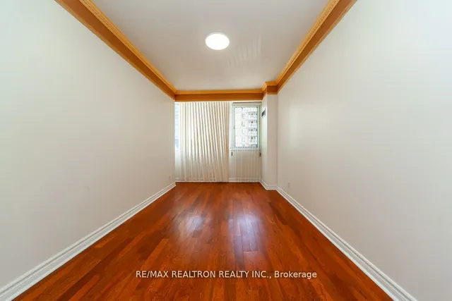 Additional image 39 of 555 Yonge St Unit #309