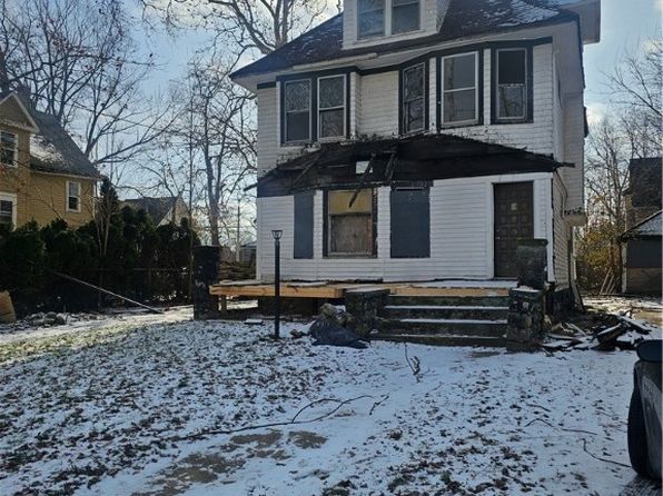10924 Grantwood Ave, Cleveland, OH 44108