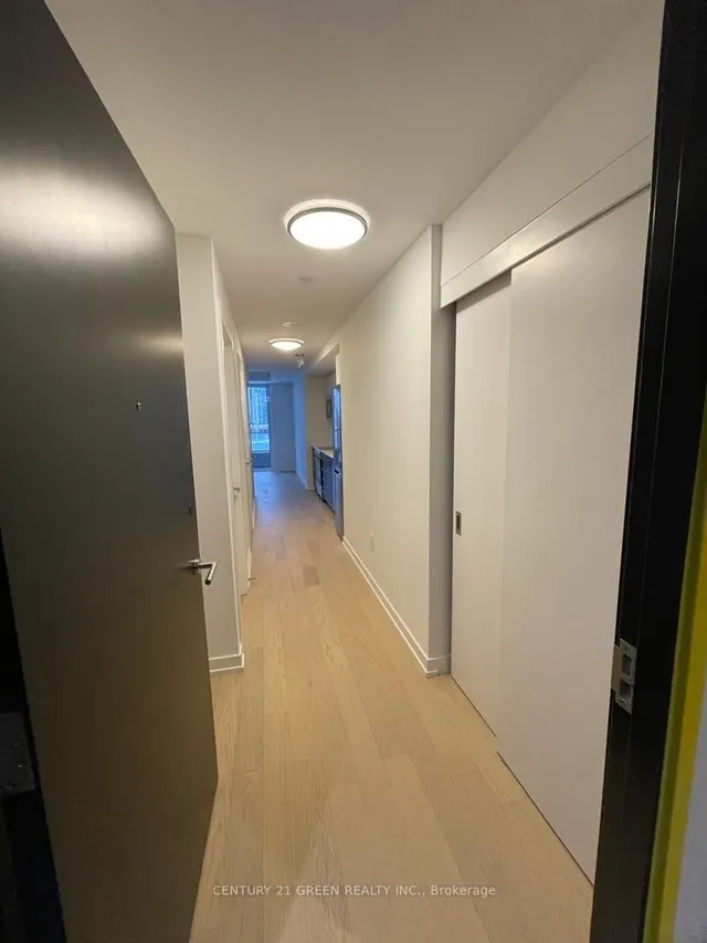 15 Wellington St Unit 703