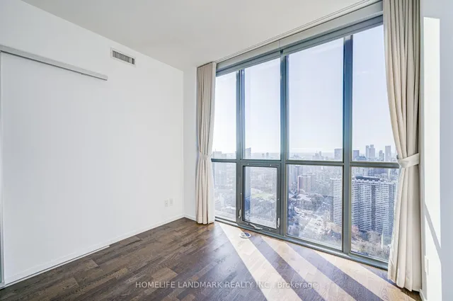 Additional image 23 of 101 Charles St Unit 3701