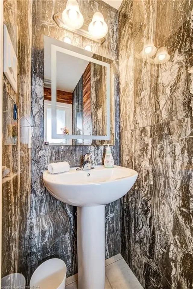 Additional image 4 of 145 South Creek Dr Unit A2