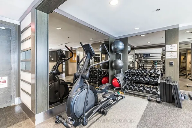 Additional image 22 of 25 Carlton St Unit 406