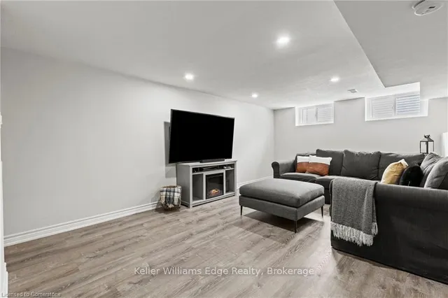 Additional image 18 of 1025 Plains View Ave