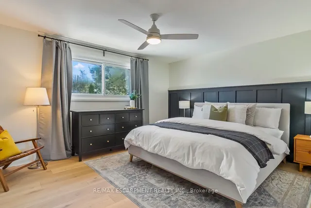 Additional image 16 of 694 Holt Dr