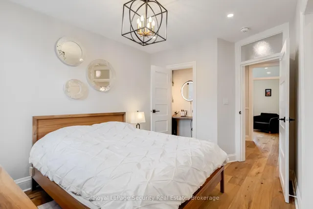 Additional image 16 of 204 Montrose Ave