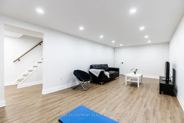 Additional image 32 of 150 Gateshead Cres Unit 101