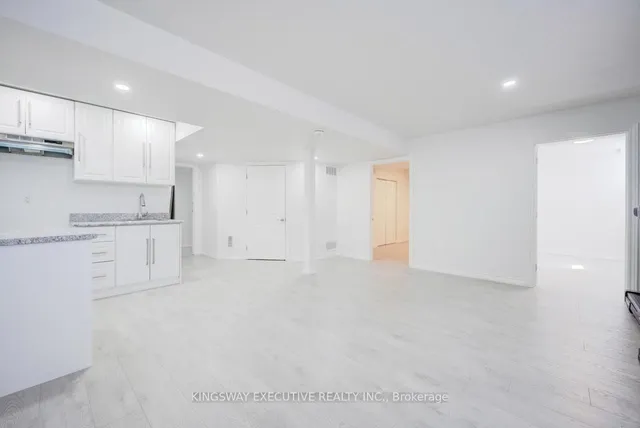 Additional image 35 of 12 ACTION Dr