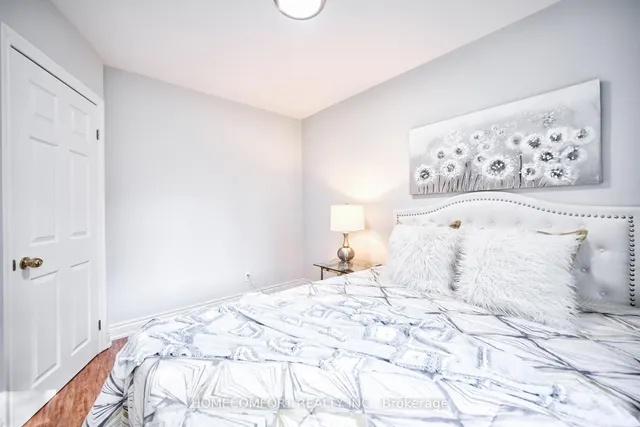 Additional image 26 of 30 Balaclava Dr