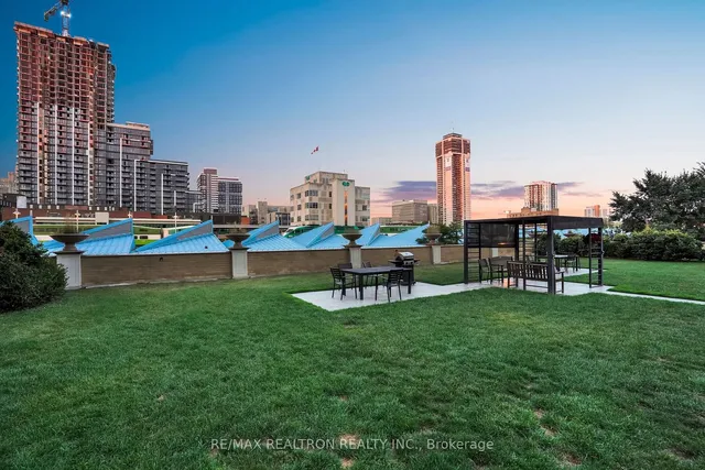 Additional image 25 of 135 James St Unit 612