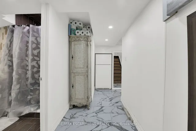 Additional image 34 of 47 Sauvignon Cres