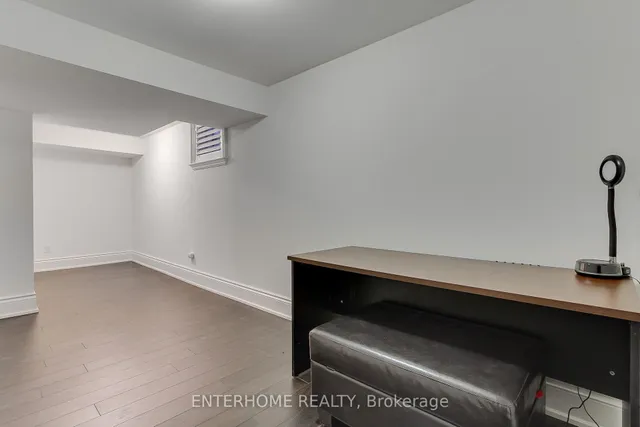 Additional image 35 of 58 Firwood Cres