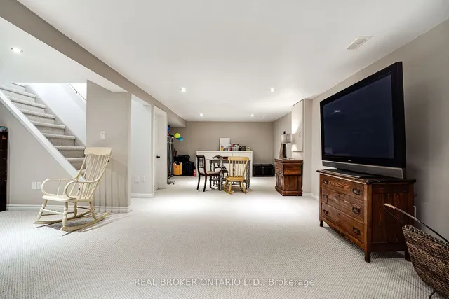 Additional image 25 of 24 Drakes Dr