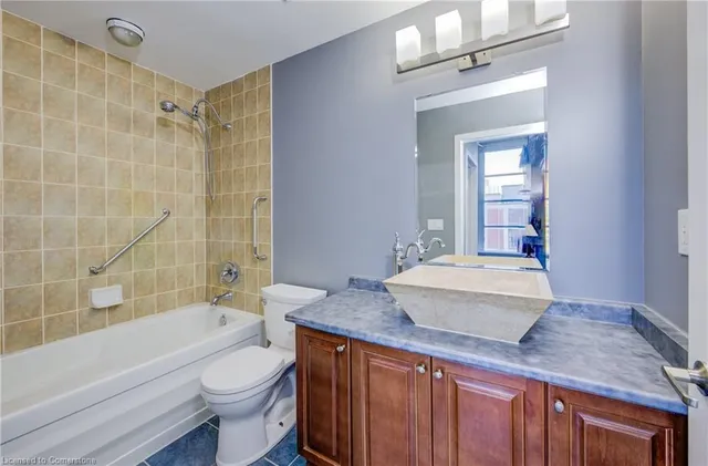 Additional image 11 of 404 King St Unit 526