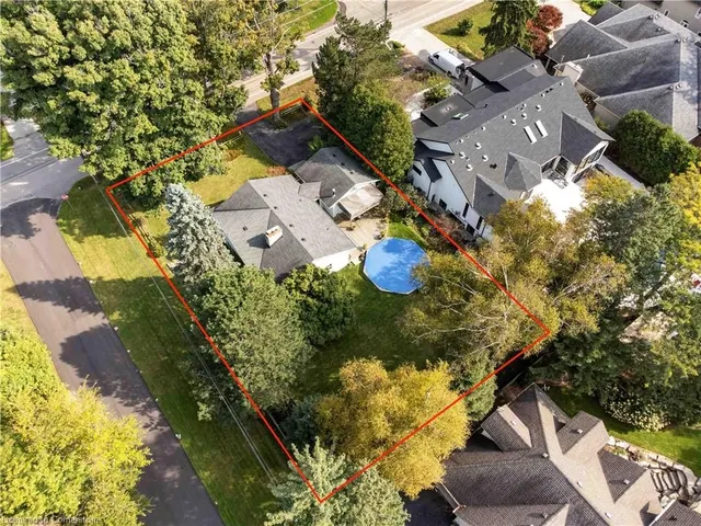 Primary image of 4 Thornwood Dr