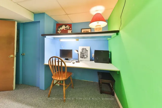 Additional image 34 of 1292 Elgin Cres