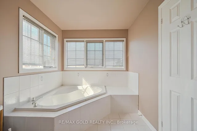 Additional image 24 of 37 Loons Call Cres