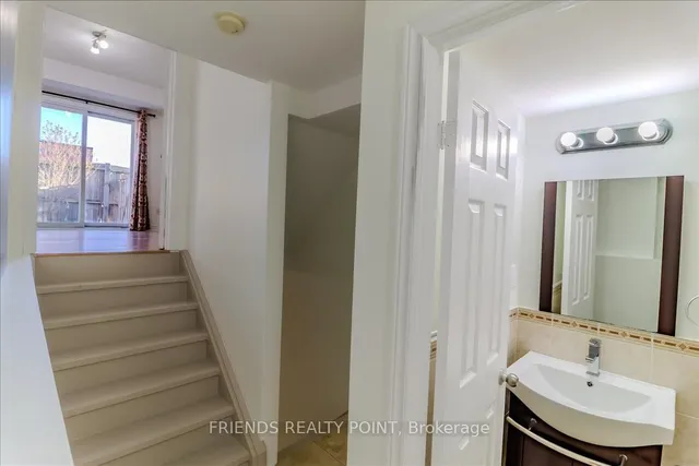 Additional image 34 of 1075 Ellesmere Rd Unit 5