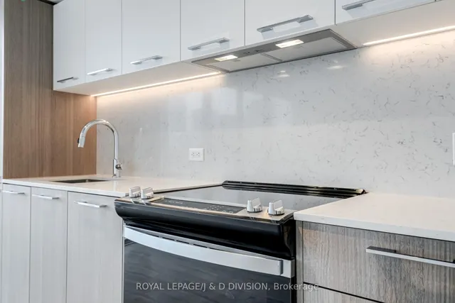 Additional image 11 of 665 Queen St Unit 517