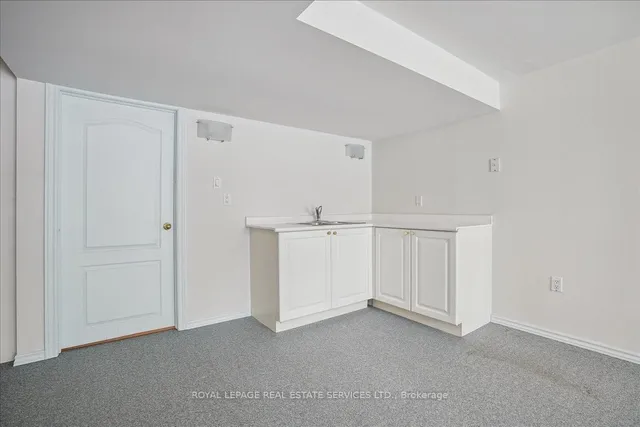 Additional image 38 of 2076 Pelee Blvd