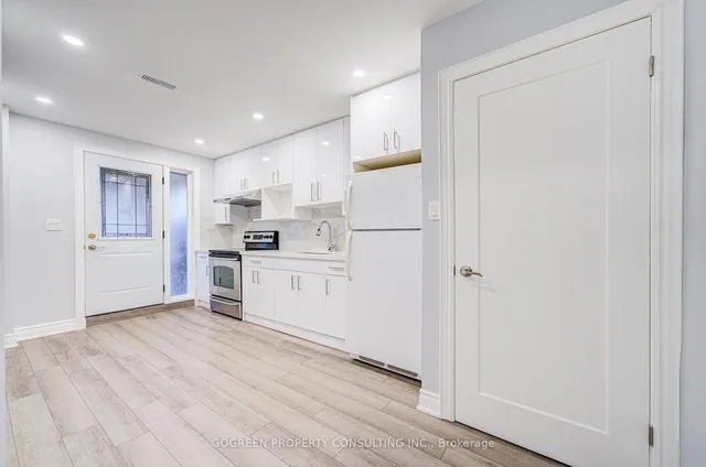 Additional image 31 of 36 Heatherside Dr