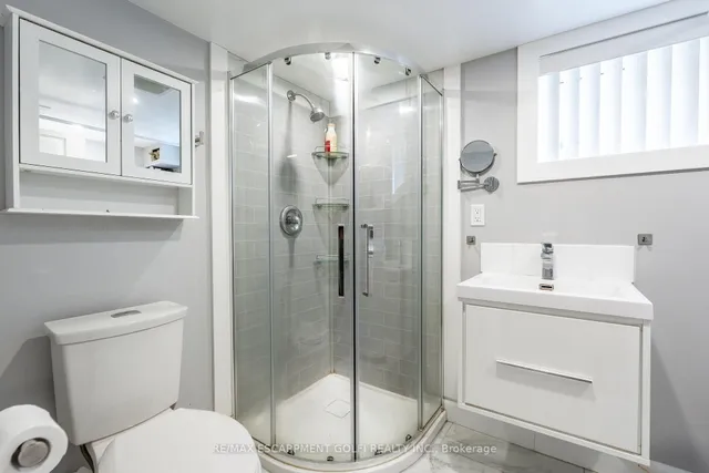 Additional image 34 of 119 King St