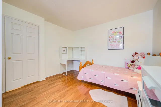 Additional image 26 of 83 Mondeo Dr Unit 212