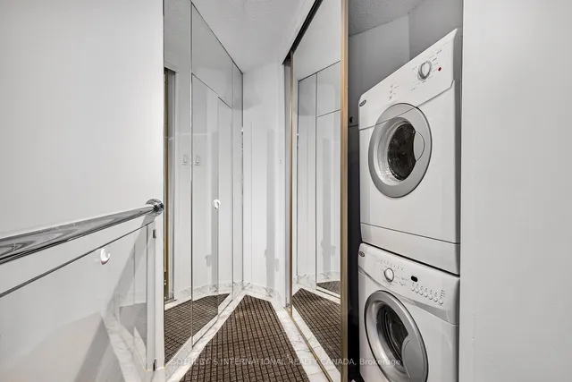 Additional image 26 of 33 Harbour Sq Unit 1008