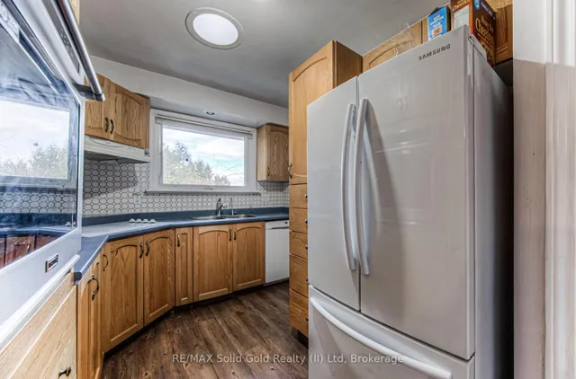 Additional image 11 of 186 Kipling Ave