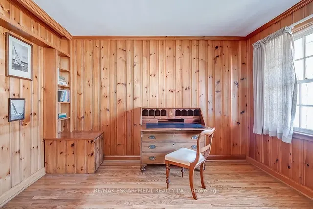 Additional image 16 of 359 Rosslyn Dr