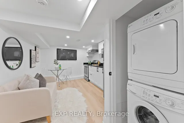 Additional image 33 of 2555 Dundas St