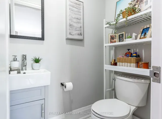 Additional image 10 of 99 Chestnut Ave