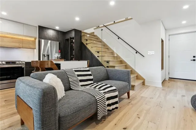 Additional image 26 of 21 Toynbee Terr