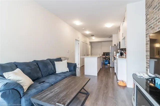 Additional image 3 of 690 King St Unit 309