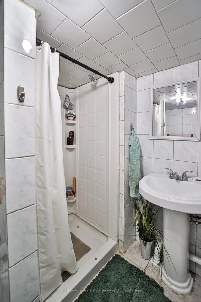 Additional image 24 of 1105 King St