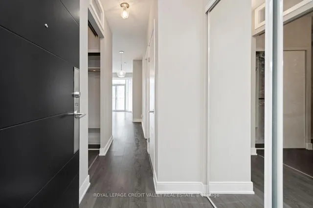 Additional image 4 of 525 Adelaide St Unit 1732