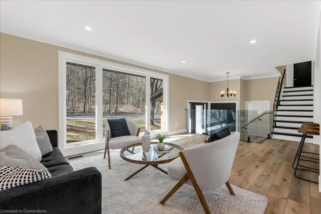 Additional image 11 of 211 Country Club Dr