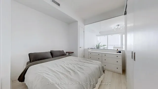 Additional image 7 of 197 Yonge St Unit 5803