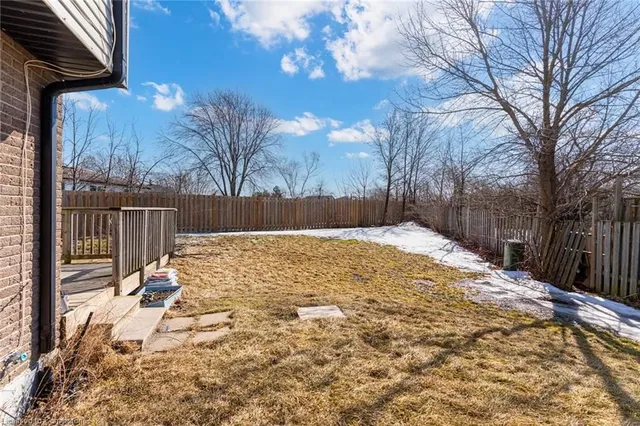 Additional image 40 of 28 Arbutus Cres