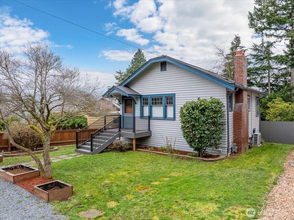 10717 Interlake Avenue N, Seattle, WA 98133