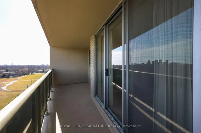 Additional image 42 of 812 Burnhamthorpe Rd Unit 907