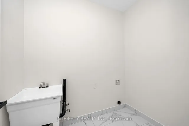 Additional image 32 of 58 Claremont Dr