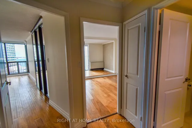 Additional image 8 of 33 Harbour Sq Unit 1027