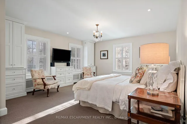 Additional image 34 of 5 Mayfair Pl