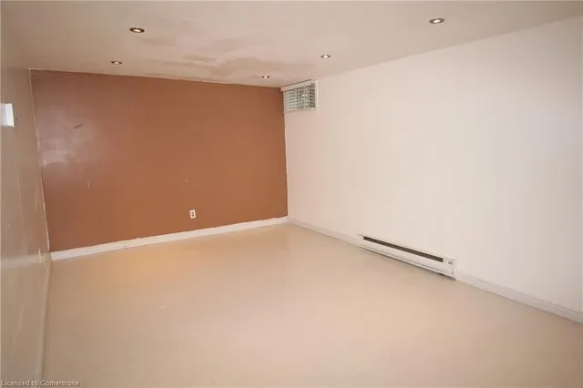 Additional image 33 of 1530 Garth St