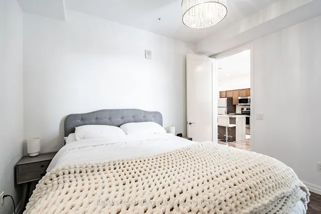 Additional image 34 of 112 King St Unit 1012